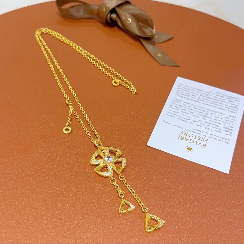 Bvlgari gold rose necklace